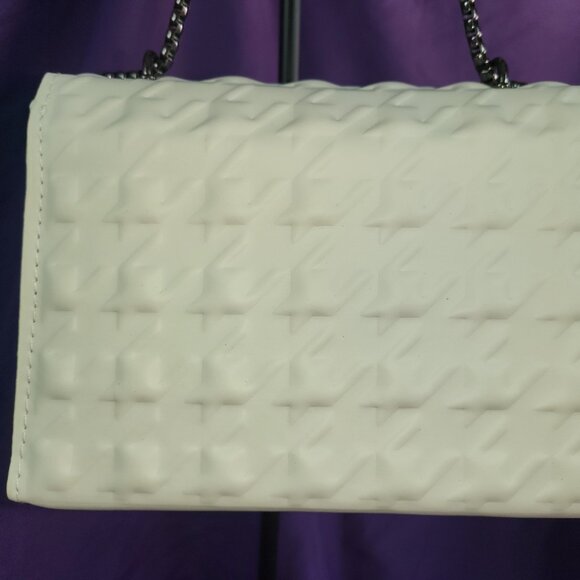 White Envelope Shoulder Bag Chain Strap Embossed Vegan Leather - Picture 3 of 12